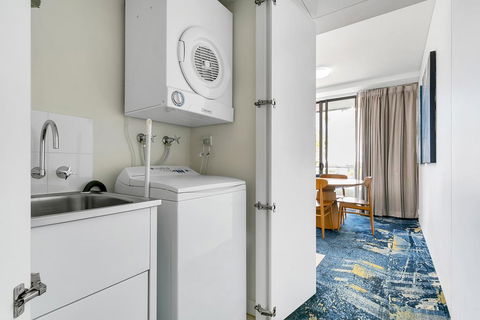 Harbour Lights Apartments - Accommodation Search 1