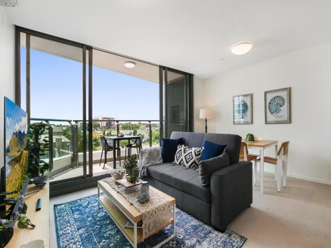 HARBOURSIDE- Hosted By: L'Abode Accommodation - Accommodation Search 0