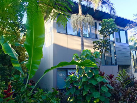 Heliconia Beach House Belongil Beach - Accommodation Search 3
