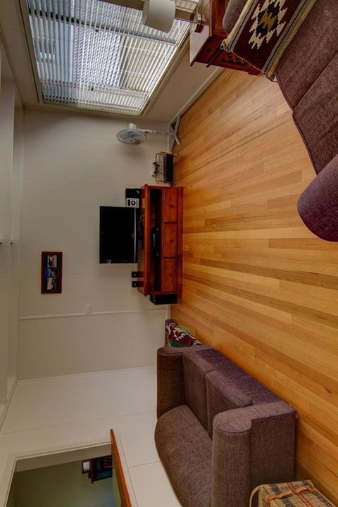 Henny's Of Merimbula - Accommodation Search 3