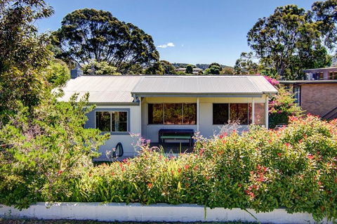 Henny's Of Merimbula - Accommodation Search 0