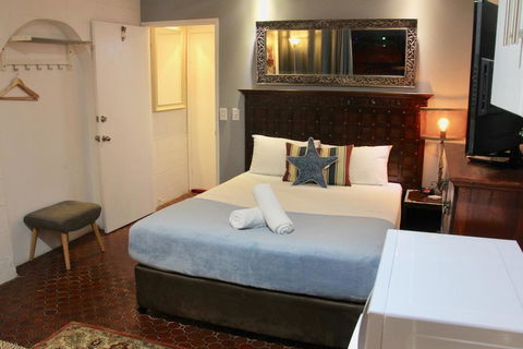 Hideaway Noosa Men Only Beach Resort - Accommodation Search 3