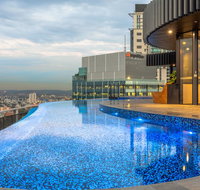 High Life Central with Pool and Car Park - Accommodation Search