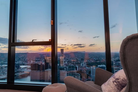 Highlife Luxury, Carpark, Wifi, Pool, Gym, Netflix - Accommodation Search 2