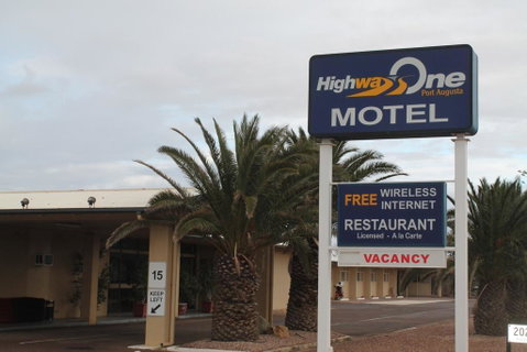 Highway One Motel - Accommodation Search 3