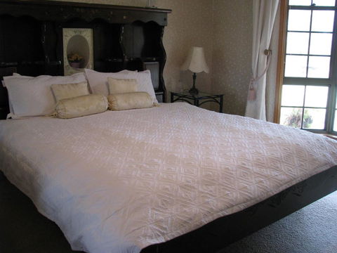 Hill Top Country Guest House - Accommodation Search 0