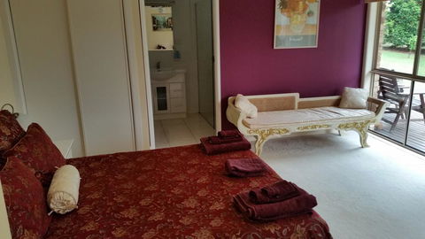 Hilltop Hideaway - Accommodation Search 3