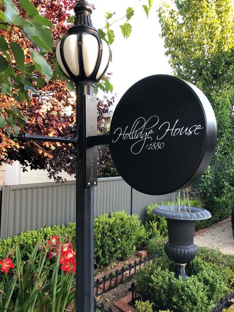 Hollidge House 5 Star Luxury Apartments - Accommodation Search 1