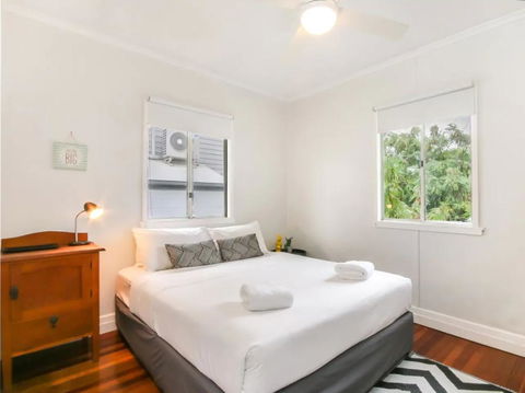 Homely Pembroke On The Park Cottage - Accommodation Search 2