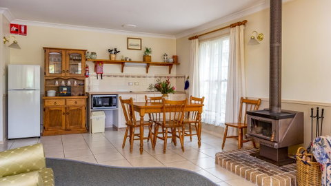 Honeysuckle Cottages - Accommodation Search 2
