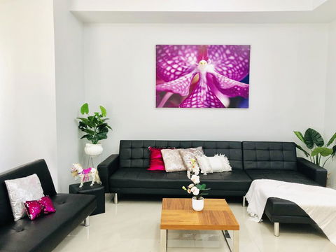 Jewel In The West-Newly Built And Spacious - Accommodation Search 0