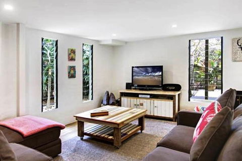 Jimmy's Beach House - Accommodation Search 3