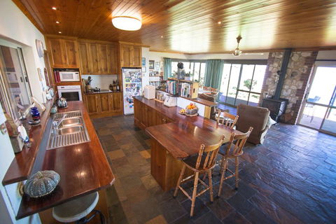 Jury Road - Accommodation Search 3