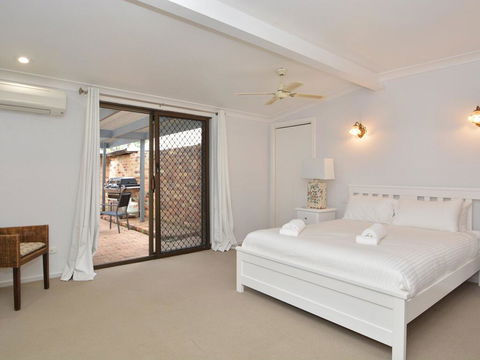 Just Listed Blaxlands Homestead - The Very Best Location In The Valley, Walk To Everything - Accommodation Search 1