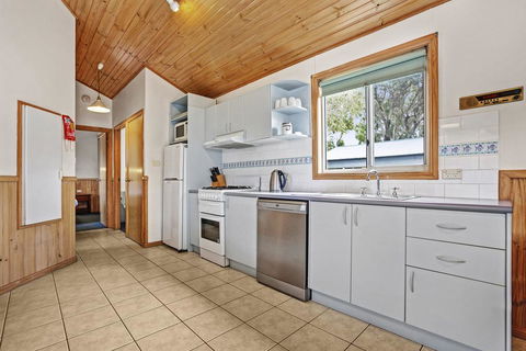Kendalls Beach Holiday Park - Accommodation Search 2