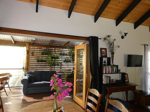 Kookaburra Cottage At Uralba Eco Cottages - Accommodation Search 3