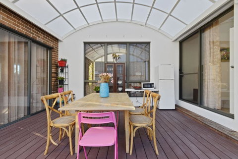 KOZYGURU Belrose Modern Designer 2 Bed + FREE Parking - Accommodation Search 0