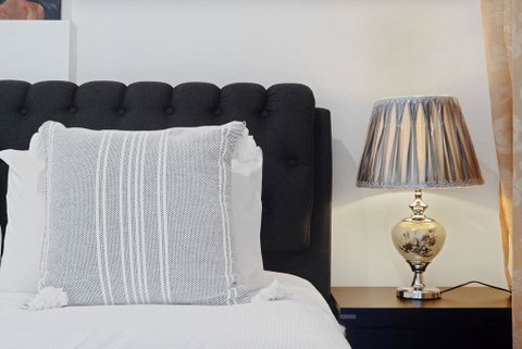 KOZYGURU Belrose Modern Designer 2 Bed + FREE Parking - Accommodation Search 1