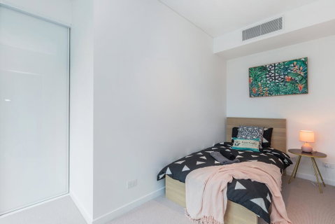 KOZYGURU SKYTOWER BRISBANE CBD 2 BED APT QBN222-1815 - Accommodation Search 3