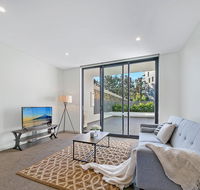 KOZYGURU WOLLI CREEK KOZY 3 BED APT  FREE PARKING NWC009 - Accommodation Search