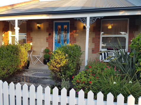 La Maison Riviere - THE RIVER HOUSE Bed & Breakfast - Accommodation Search 2