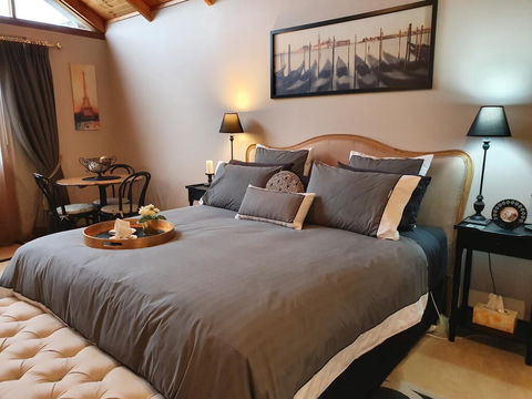 La Maison Riviere - THE RIVER HOUSE Bed & Breakfast - Accommodation Search 1