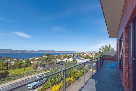 La Vie Luxury Bay View - Accommodation Search 1