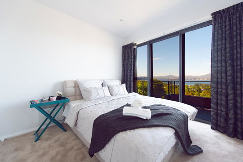 La Vie Luxury Bay View - Accommodation Search 3