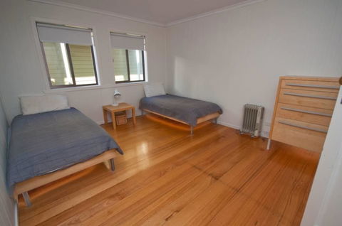Lake Tyres Beach House - Accommodation Search 3