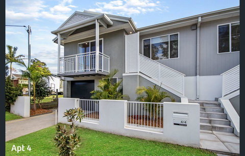 Lakefront Peace Apartments - Accommodation Search 0