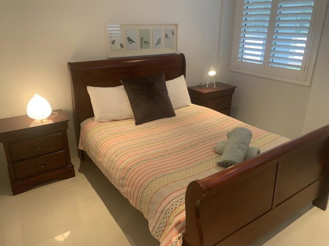 Lakefront Peace Apartments - Accommodation Search 1