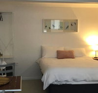 Lakefront Peace Apartments Studio 4 - Accommodation Search