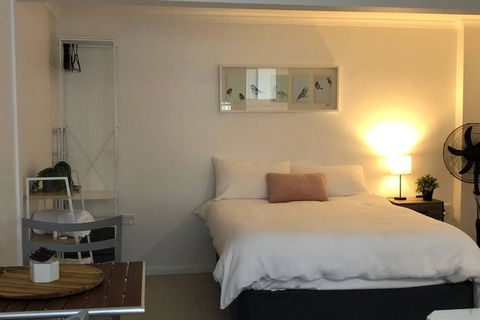 Lakefront Peace Apartments Studio 4 - Accommodation Search 0