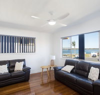 Lakeside Retreat - Accommodation Search