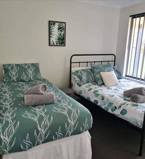 Lakeview Getaway - Accommodation Search 3