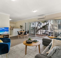 Large and Airy Unit in Quiet Riverside Suburb - Accommodation Search