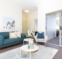 Light bright and spacious unit close to beaches - Accommodation Search