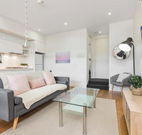 Light-Filled Beachside Apartment in Trendy Area - Accommodation Search