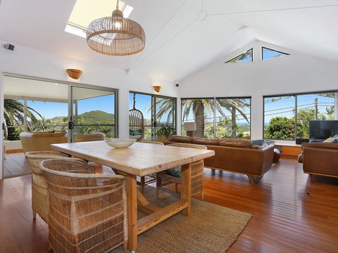 Lighthouse Lodge - Accommodation Search 0