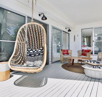 Lighthouse Lounge - Accommodation Search