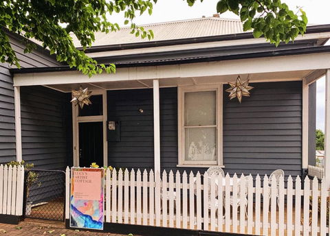 Lucys Artist Cottage - Accommodation Search 0