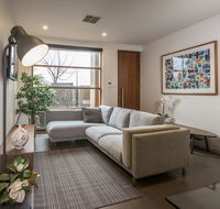 LUXE - Park views Wine Wifi Netflix Garage PETS ok - Accommodation Search
