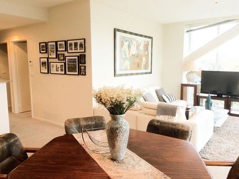 Luxuries CBD Apartment With Views - Accommodation Search 0