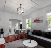 Luxurious Historic Home with Harbour Bridge Views - Accommodation Search