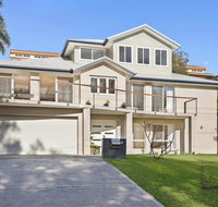 Luxurious Lake House - Accommodation Search