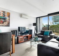 Luxurious with Free Parking  Wi Fi - Accommodation Search