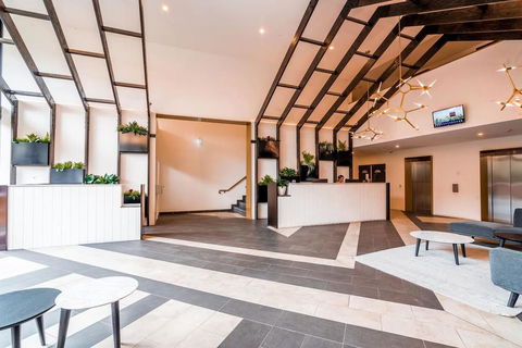 Luxury 2BR Yarra River Views WIFI-Netflix-Pool-Gym - Accommodation Search 2