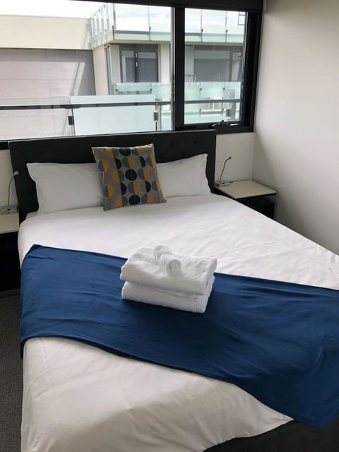 Luxury 2BR Yarra River Views WIFI-Netflix-Pool-Gym - Accommodation Search 3