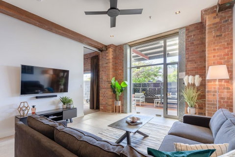 Luxury 3 Brm 2 Bath Woolstore Apt With Courtyard - Accommodation Search 1