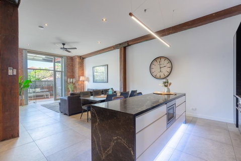 Luxury 3 Brm 2 Bath Woolstore Apt With Courtyard - Accommodation Search 0